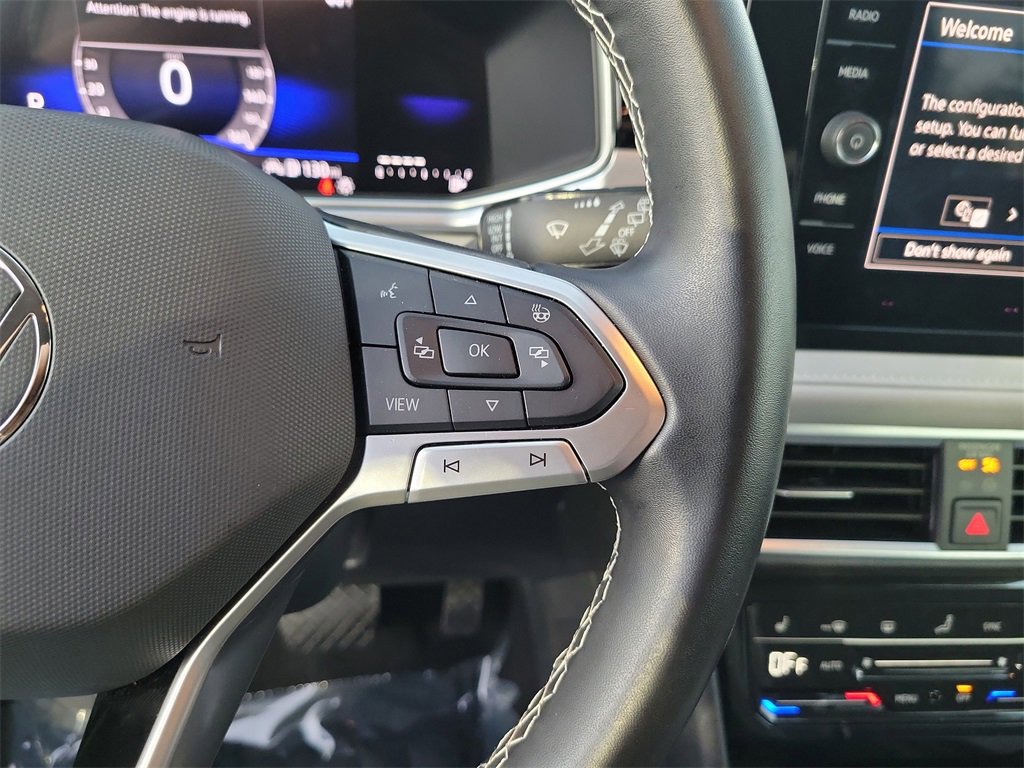 Used 2025 Volkswagen Taos SE w/ Black Wheel Package image 20