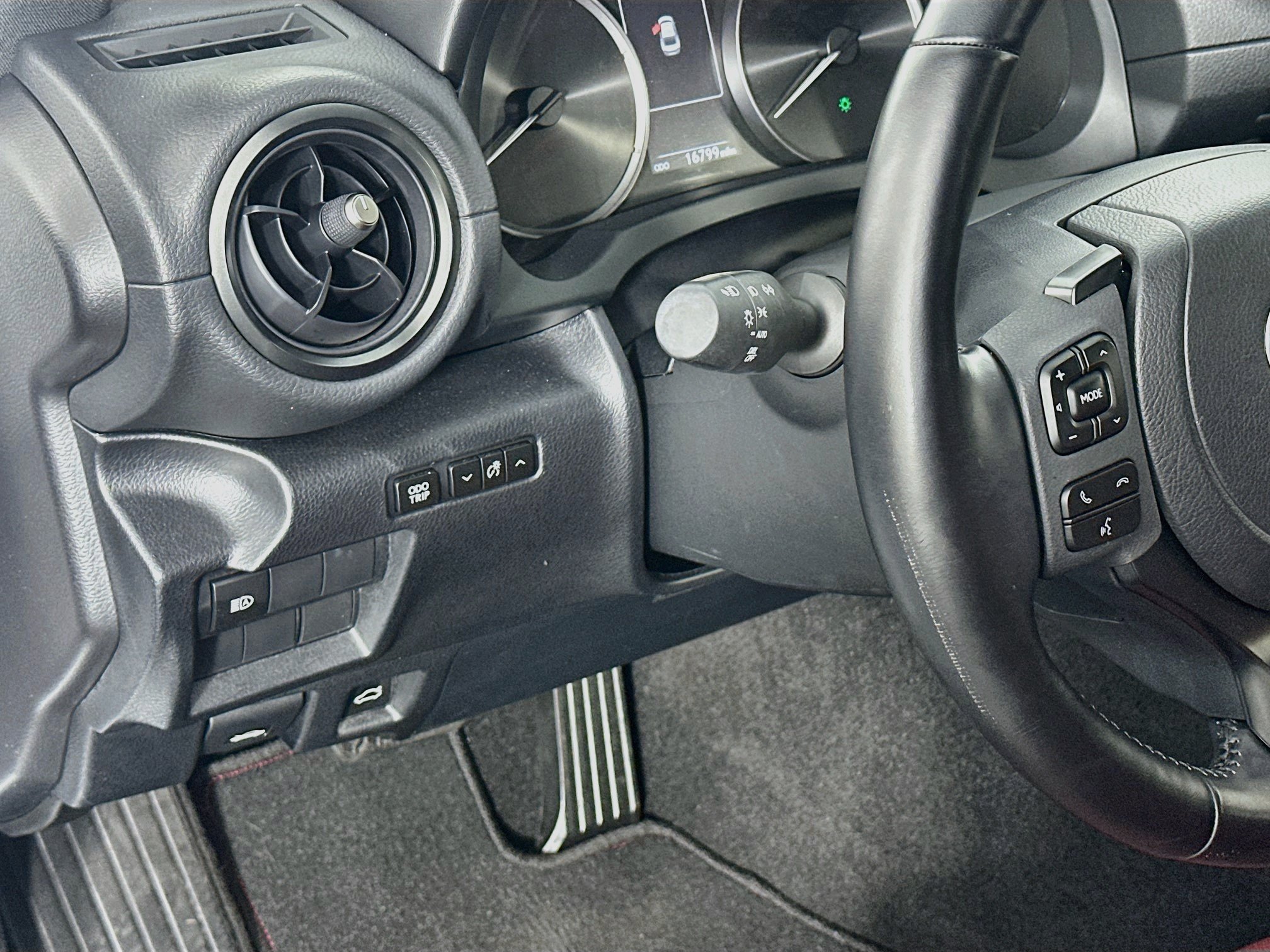 Used 2024 Lexus IS 300 w/ Comfort Package RWD image 17