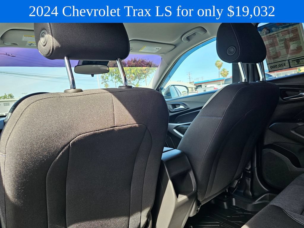 Used 2024 Chevrolet Trax LS FWD image 19