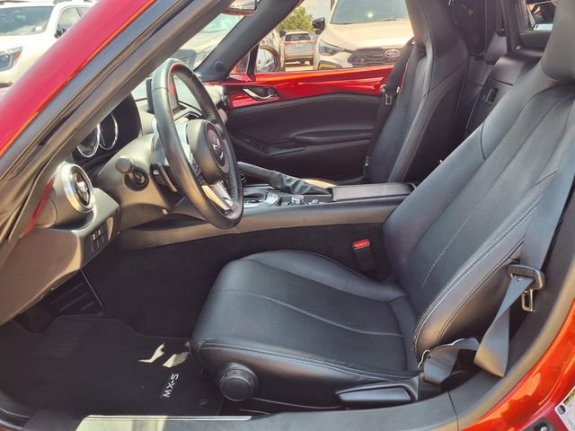 Used 2022 MAZDA MX-5 Miata RF Grand Touring RWD image 8