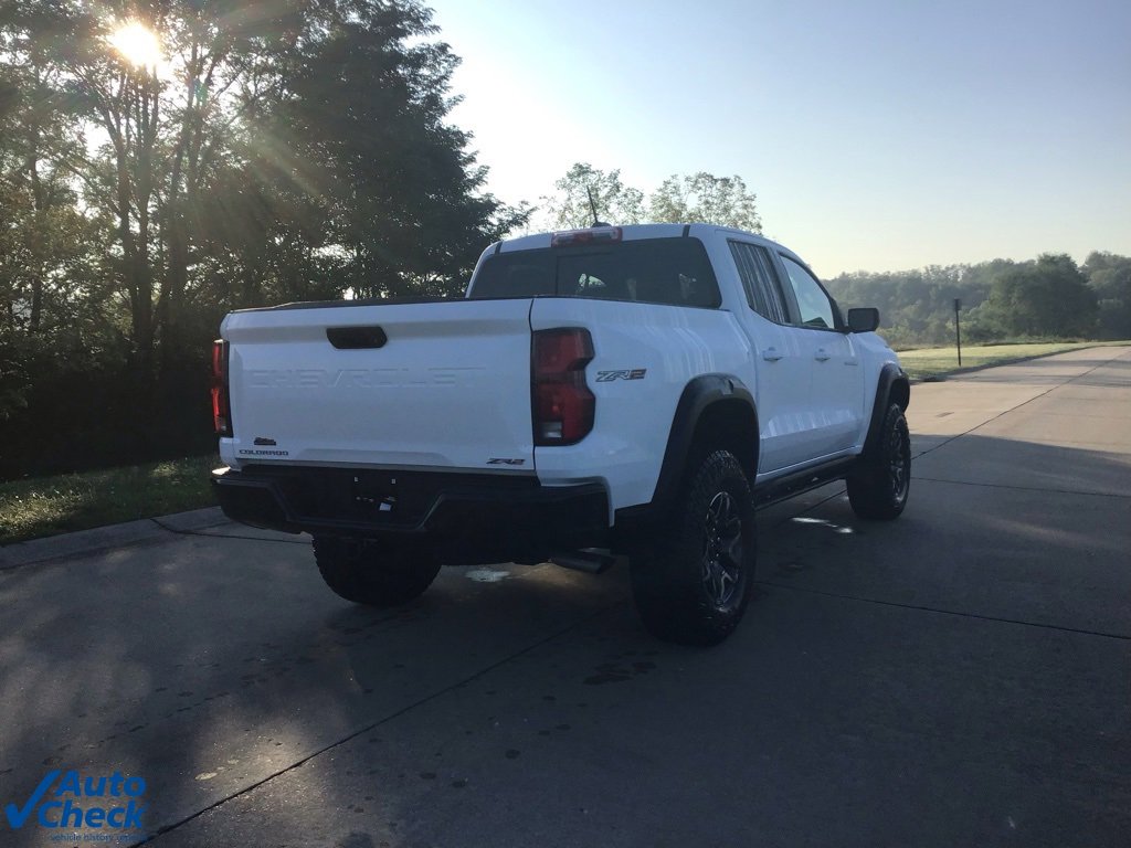 Used 2025 Chevrolet Colorado ZR2 w/ Technology Package image 3