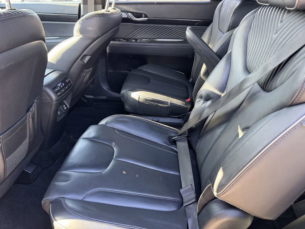 Used 2023 Hyundai Palisade Calligraphy image 9