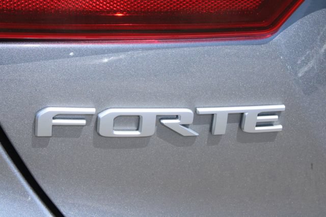 Used 2023 Kia Forte GT-Line w/ GT-Line Premium Package FWD image 8