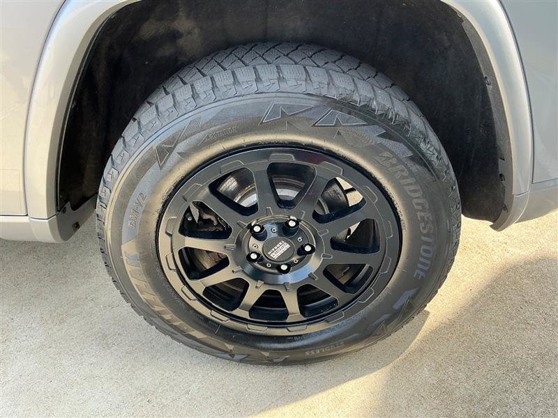 Used 2015 Jeep Grand Cherokee Overland image 23