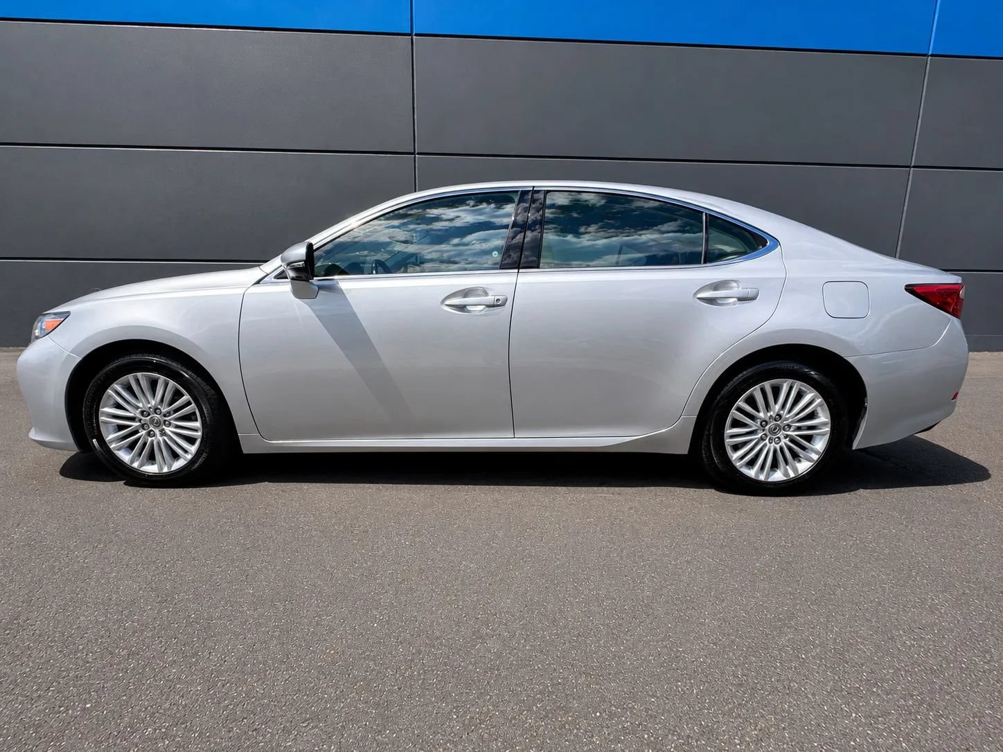 Used 2014 Lexus ES 350 w/ Luxury Package FWD image 7