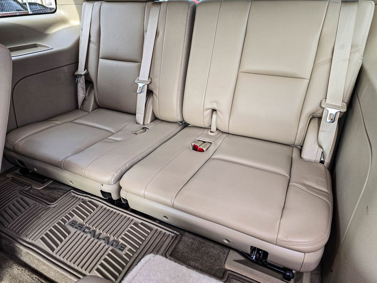 Used 2014 Cadillac Escalade Luxury AWD/4WD image 34