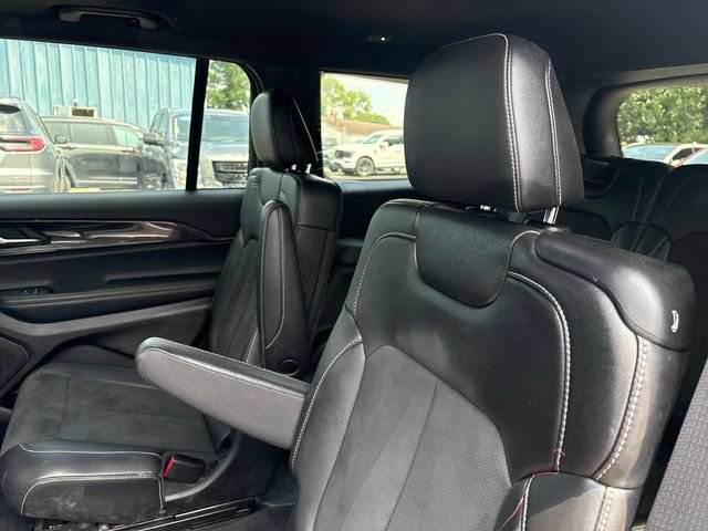 Used 2023 Jeep Grand Cherokee L Laredo AWD/4WD image 22
