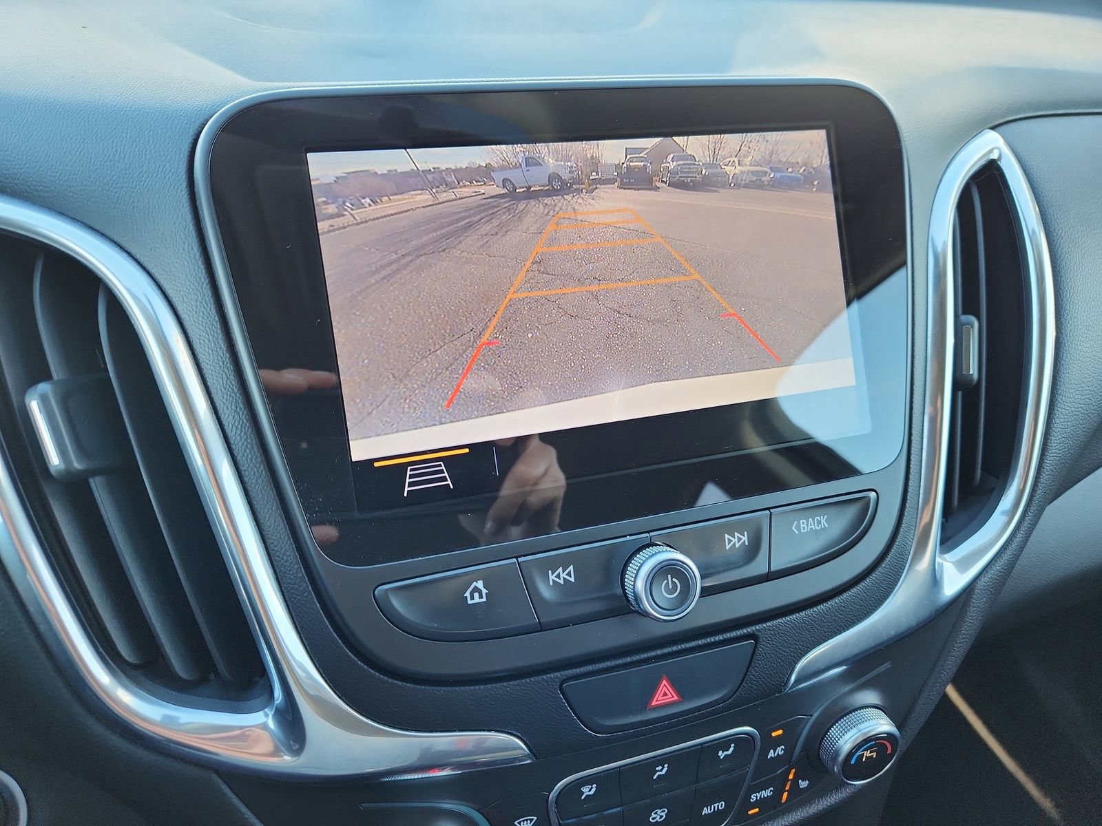 Used 2019 Chevrolet Equinox LT image 24