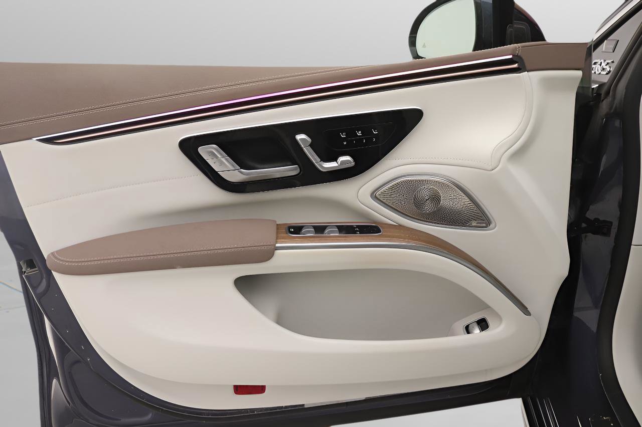 Certified 2023 Mercedes-Benz EQS 580 4MATIC Sedan image 17