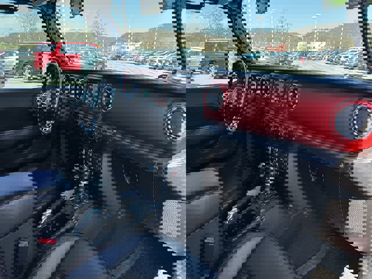 Used 2020 Jeep Gladiator Rubicon w/ LED Lighting Group AWD/4WD image 17