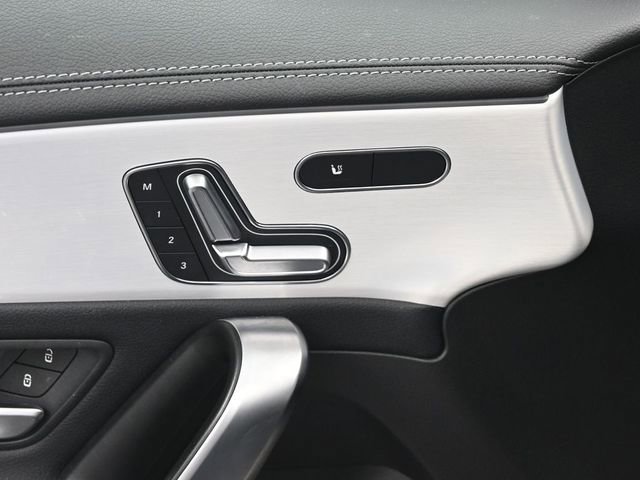 Used 2024 Mercedes-Benz CLA 250 image 11