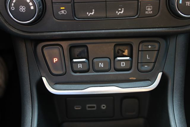 Used 2021 GMC Terrain SLE w/ Elevation Edition FWD image 26
