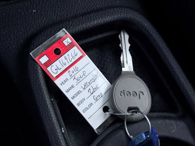 Used 2016 Jeep Wrangler Sport AWD/4WD image 31