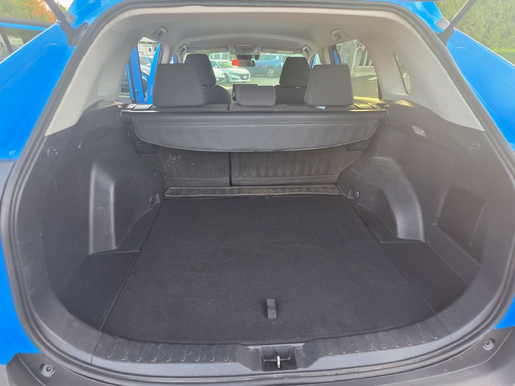 Used 2020 Toyota RAV4 LE w/ All Weather Liner Package AWD/4WD image 14