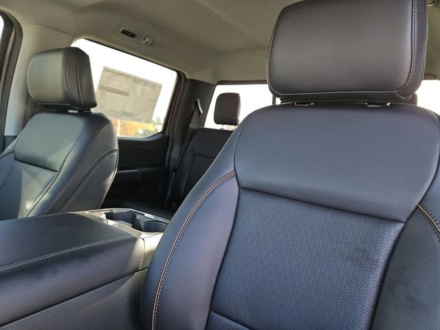 New 2026 Ford F250 Lariat w/ Black Appearance Package image 24