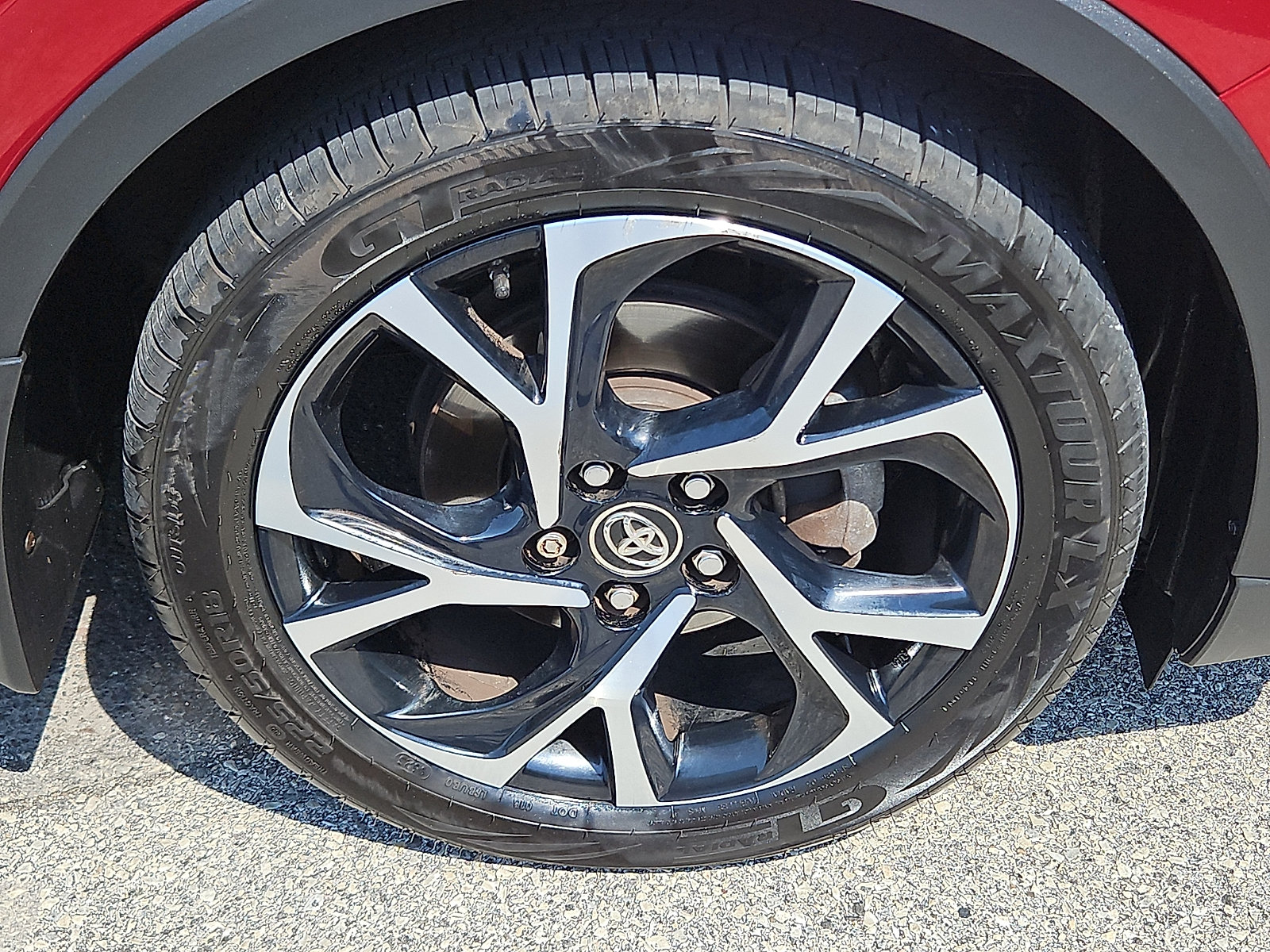 Used 2018 Toyota C-HR XLE FWD image 8