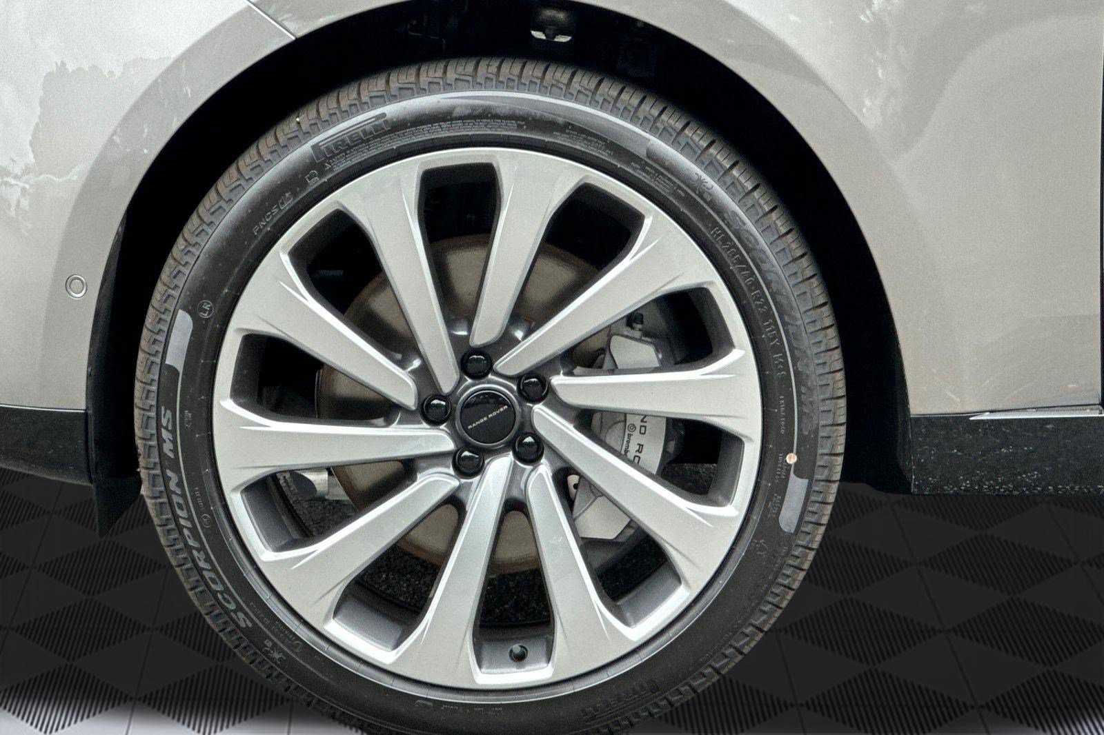 New 2026 Land Rover Range Rover SE AWD/4WD image 13