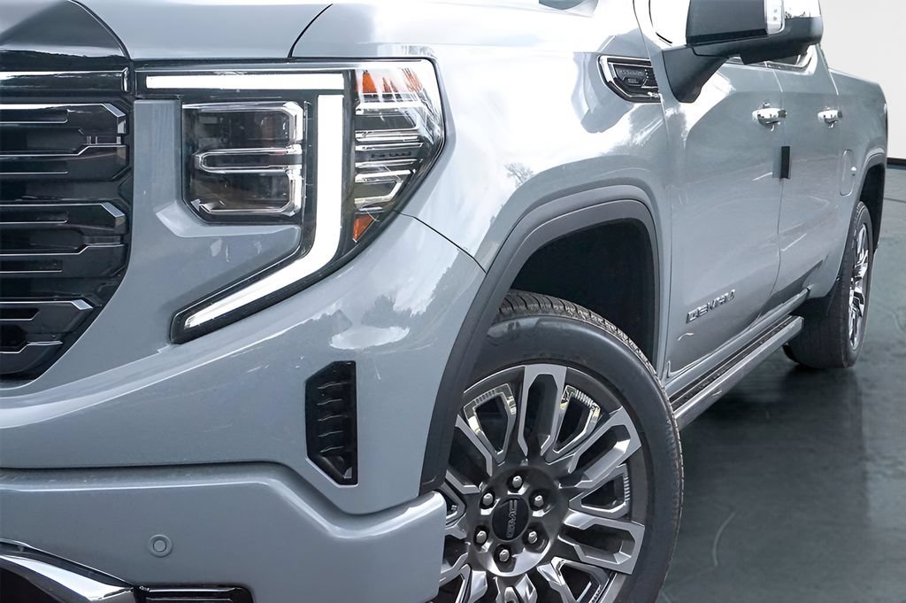Used 2025 GMC Sierra 1500 Denali Ultimate AWD/4WD image 11