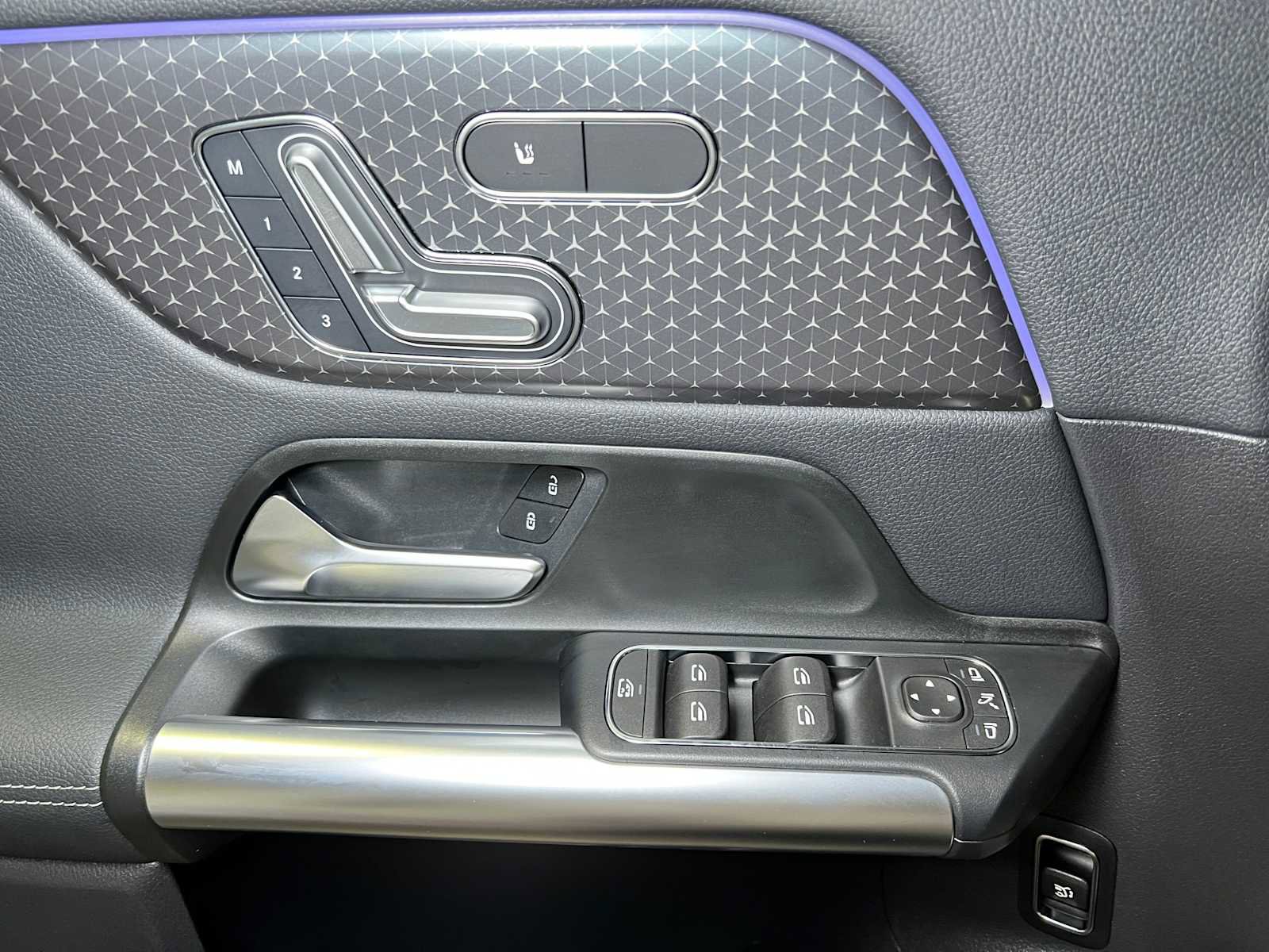 Used 2025 Mercedes-Benz GLA 250 4MATIC image 23