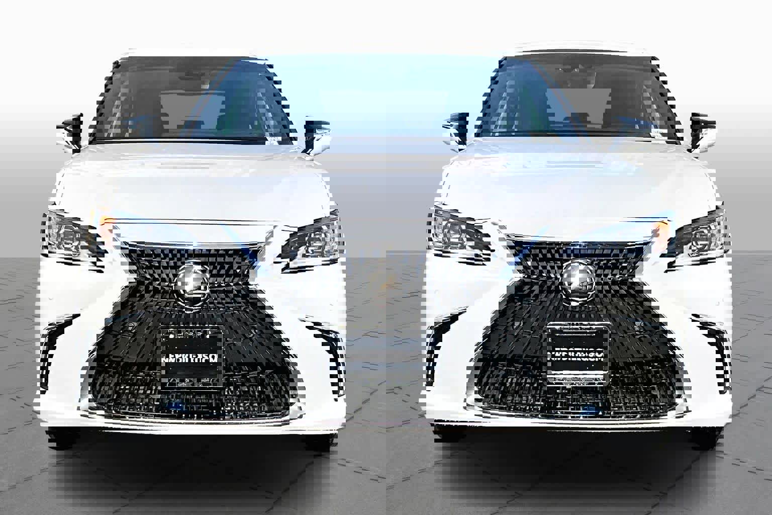 New 2025 Lexus ES 300h w/ Premium Package image 3