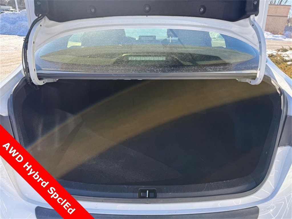 Used 2023 Toyota Corolla SE w/ SE Package image 5