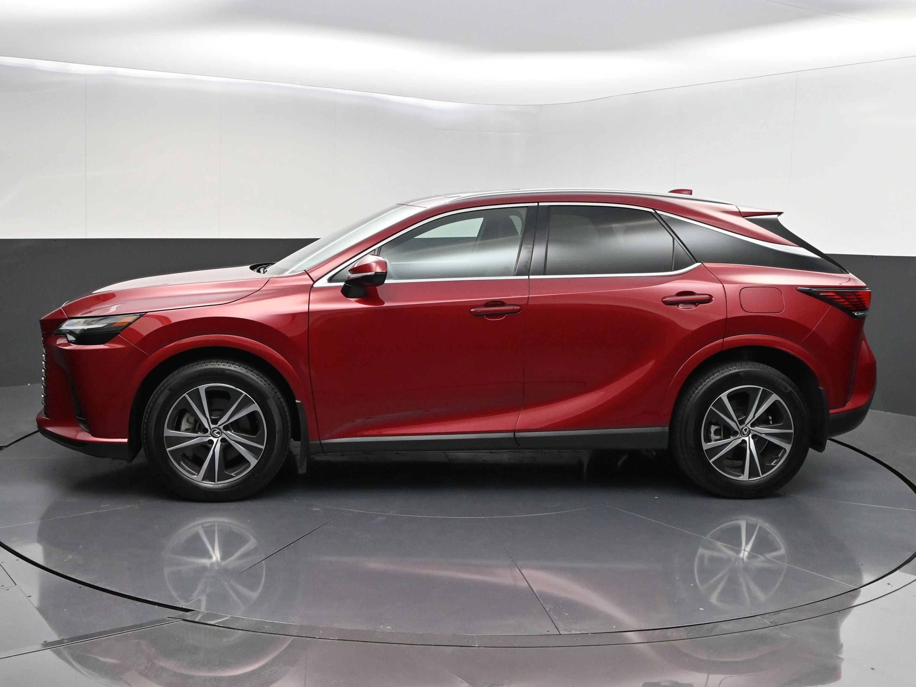 Used 2023 Lexus RX 350h w/ Accessory Package (2T) AWD/4WD image 5