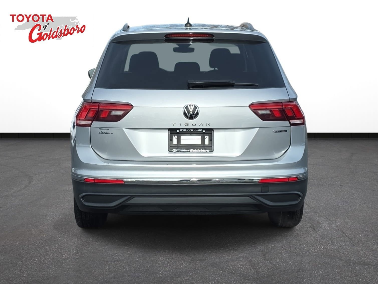 Used 2024 Volkswagen Tiguan S image 6