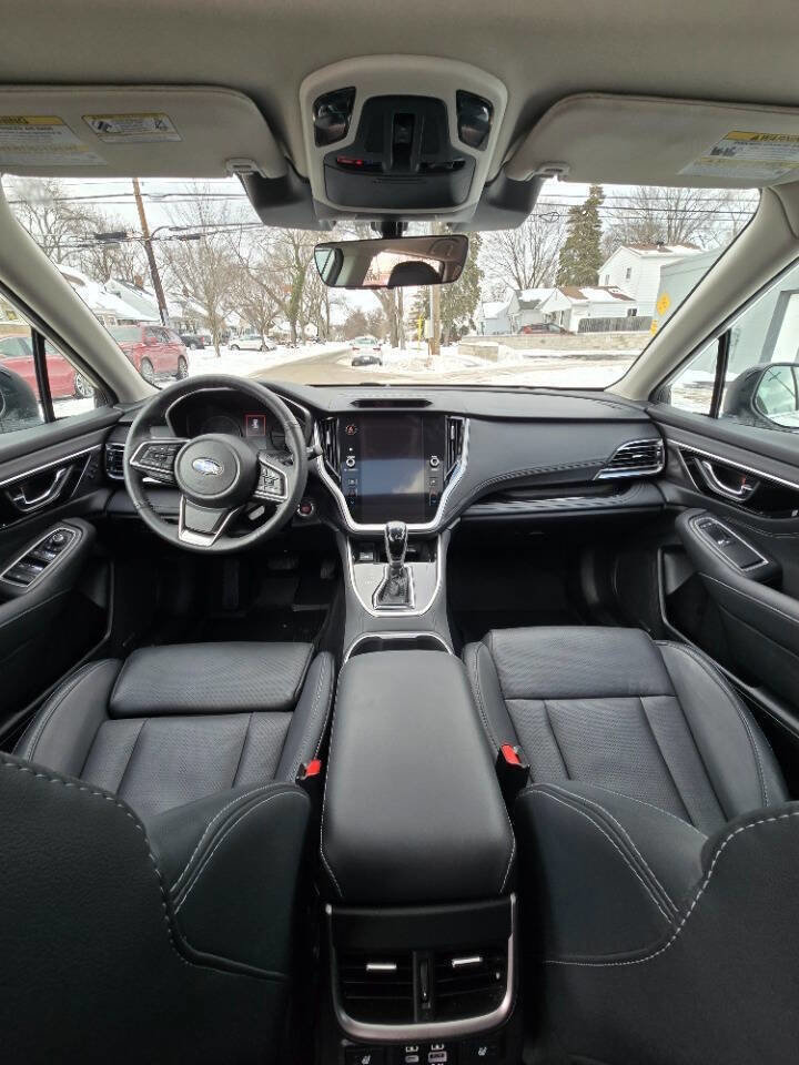 Used 2025 Subaru Outback Limited image 23