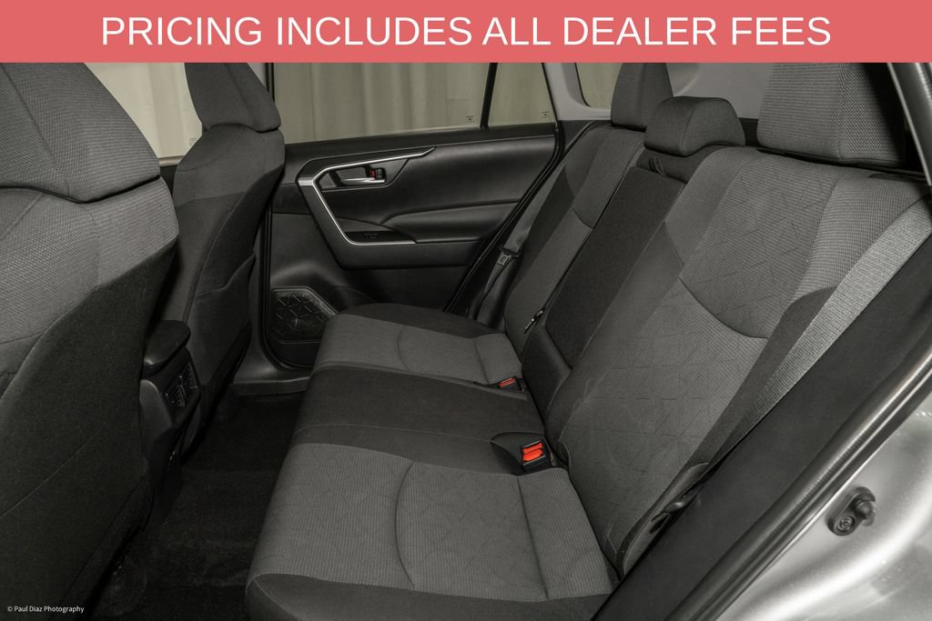 Used 2025 Toyota RAV4 XLE FWD image 8