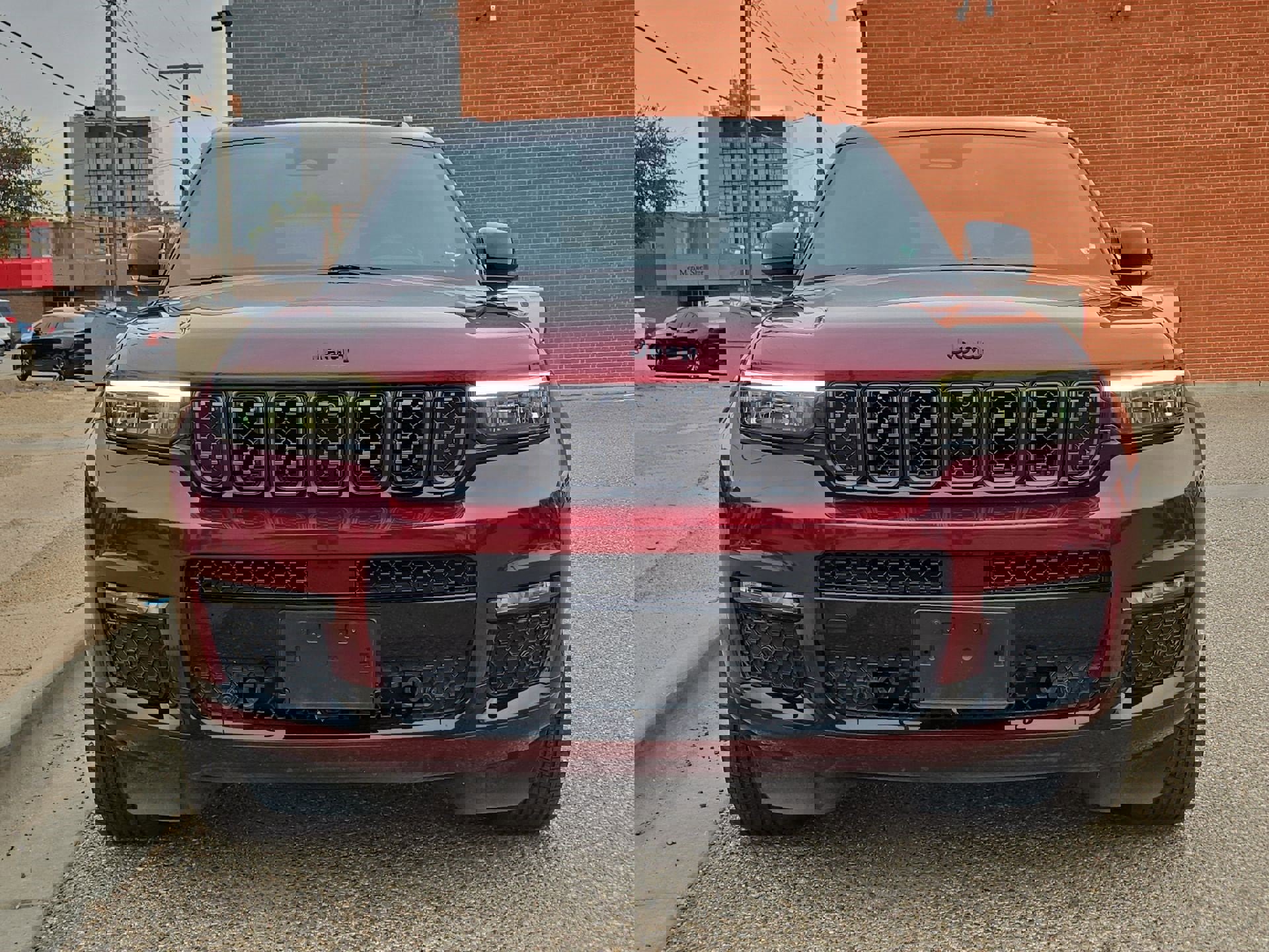 Used 2023 Jeep Grand Cherokee L Summit w/ High Altitude Package image 10