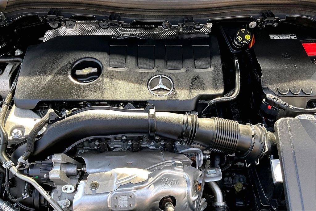 Certified 2022 Mercedes-Benz GLA 250 4MATIC image 34