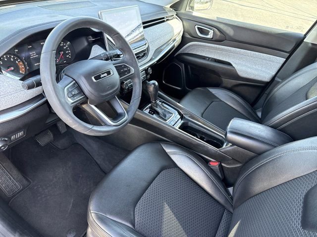 Used 2022 Jeep Compass Latitude image 9