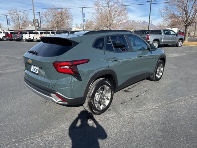 Used 2025 Chevrolet Trax LT image 7