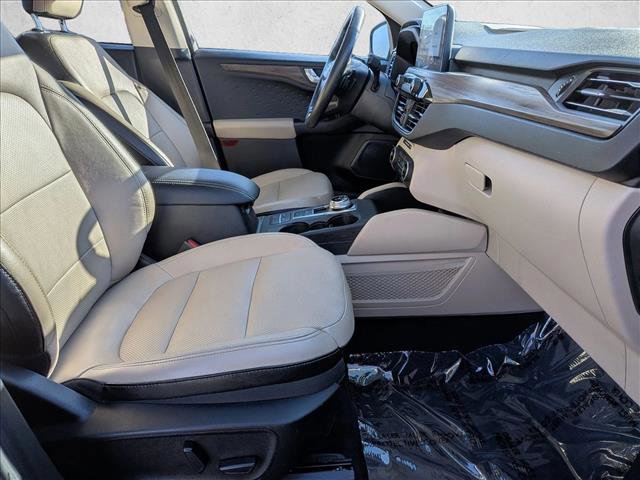 Used 2020 Ford Escape Titanium image 21