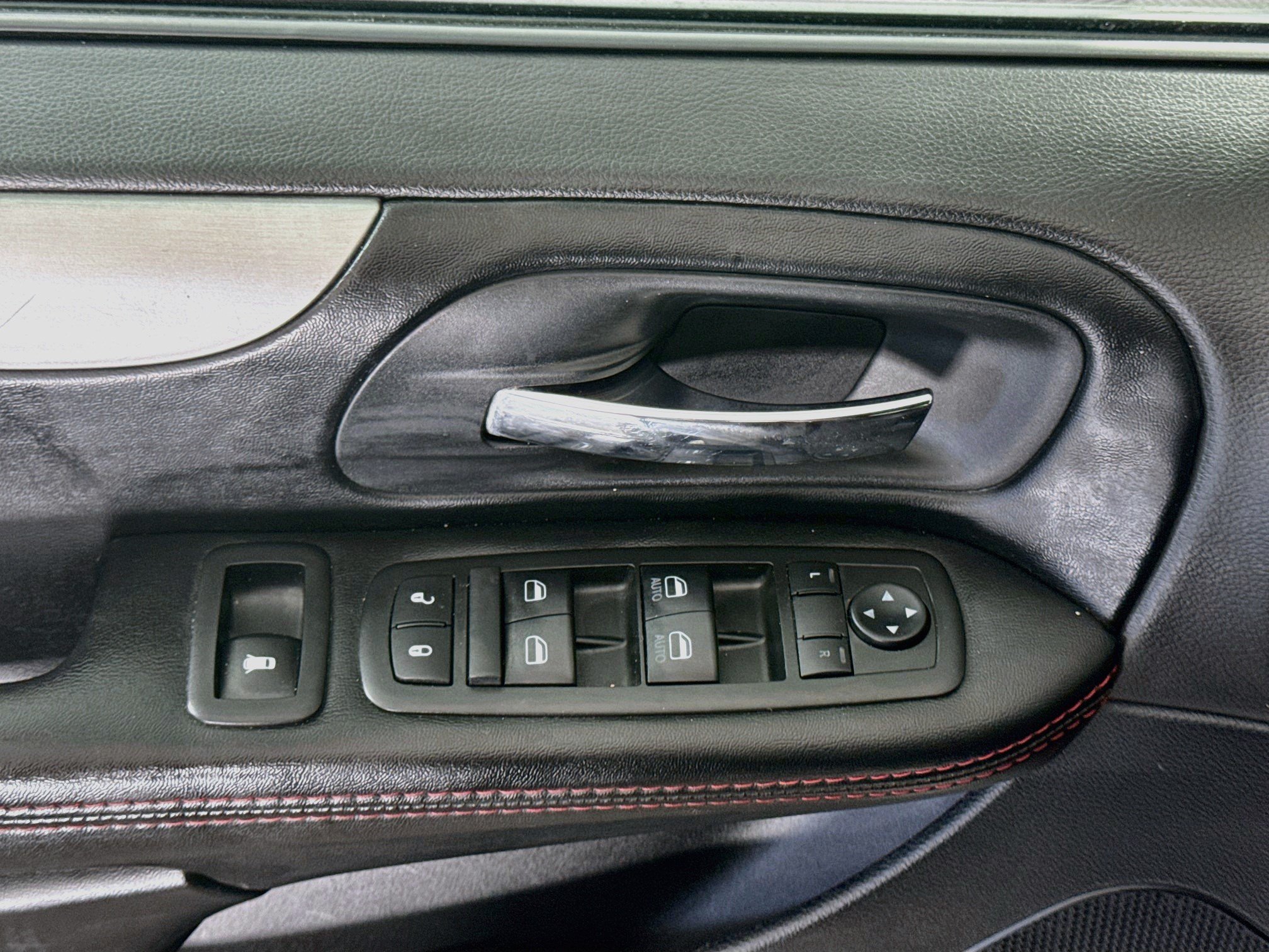 Used 2019 Dodge Grand Caravan GT FWD image 23