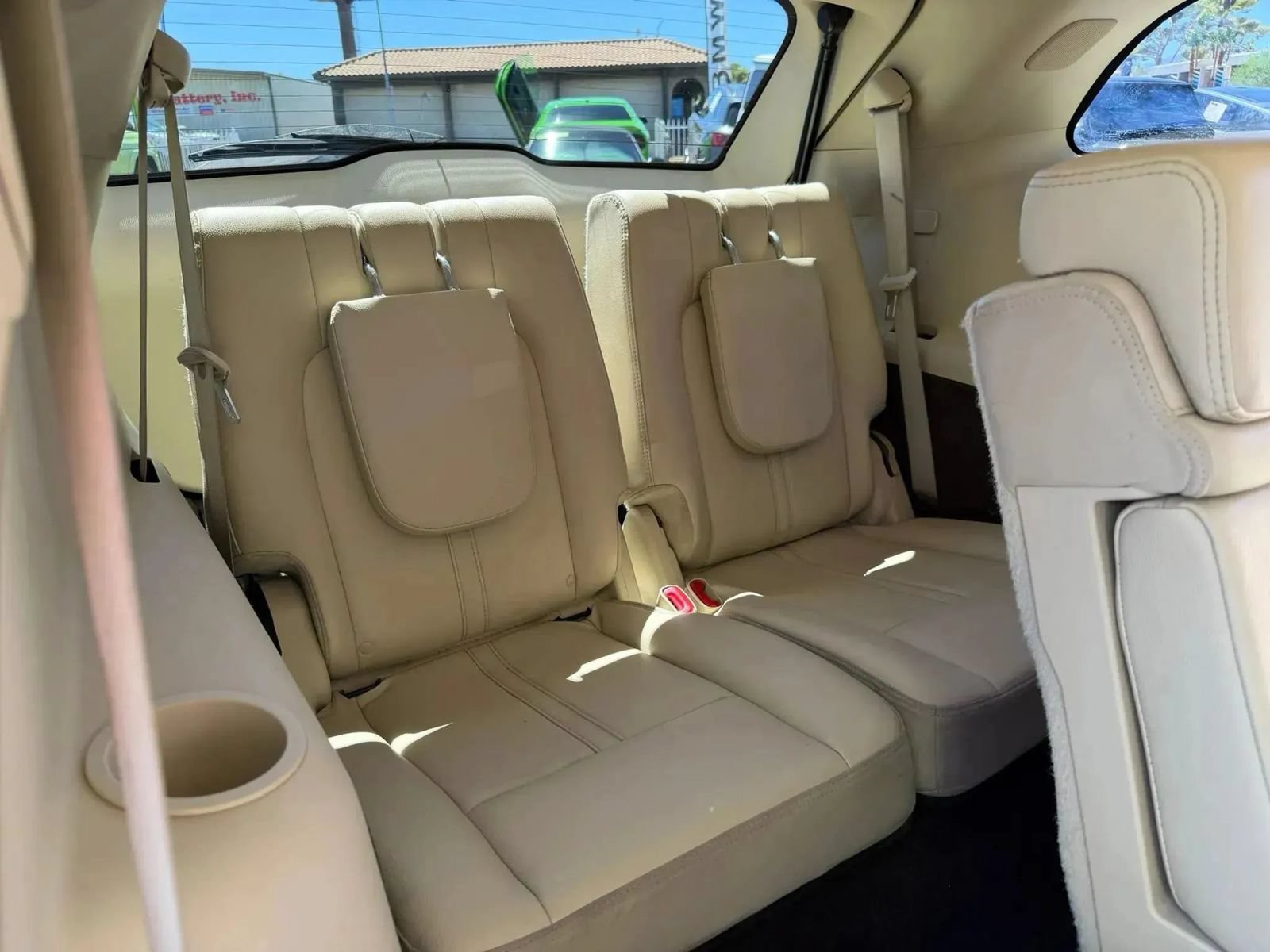 Used 2017 Lincoln MKT AWD image 19