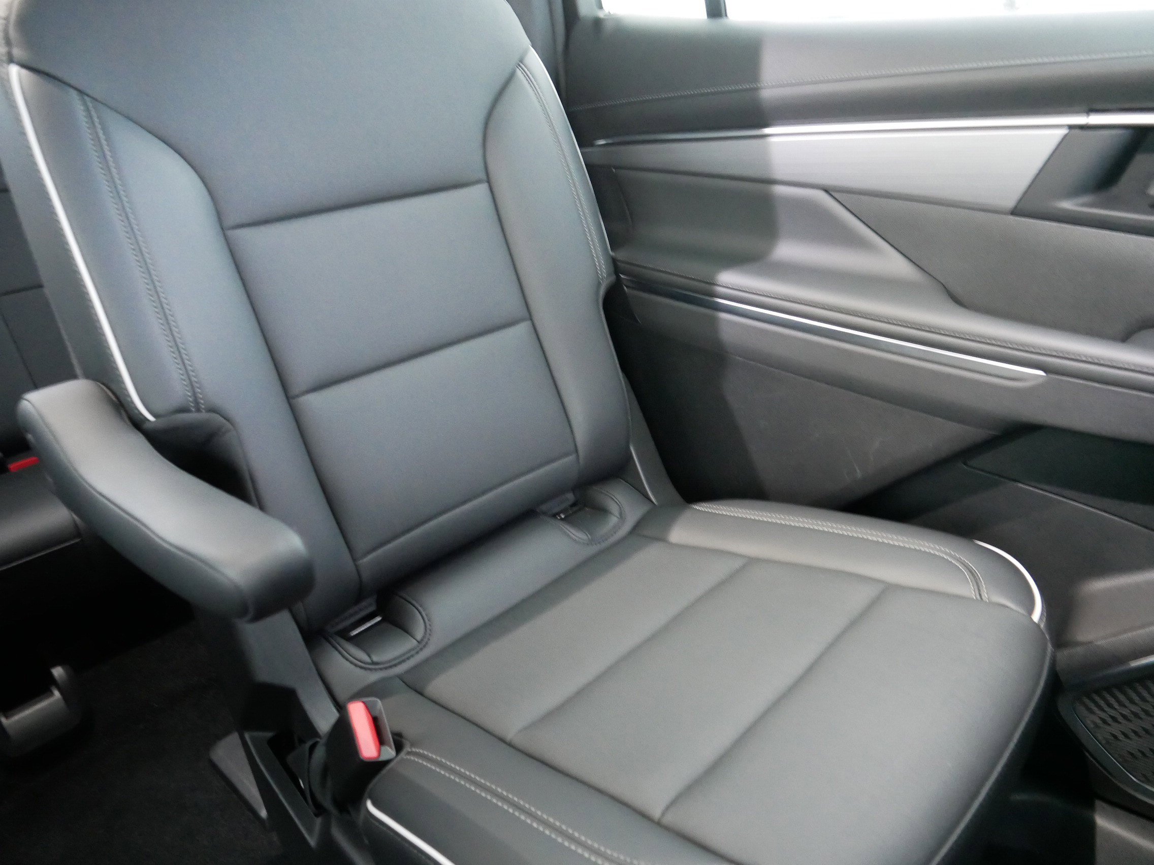 Certified 2025 Buick Enclave Preferred image 14