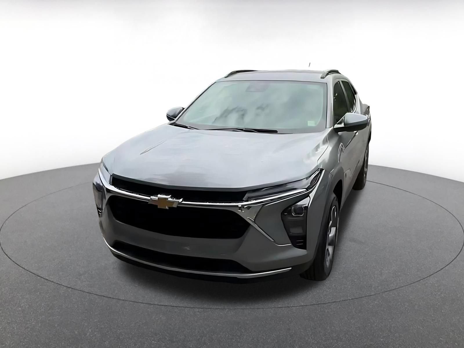 Used 2025 Chevrolet Trax LT w/ LT Convenience Package FWD image 4