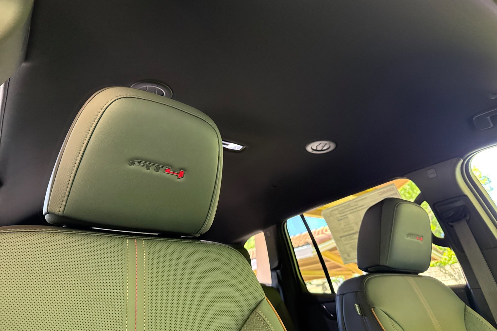 New 2026 GMC Acadia AT4 w/ LPO, Floor Liner Package AWD/4WD image 19
