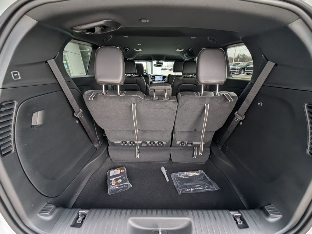 New 2026 Chrysler Pacifica Select image 12