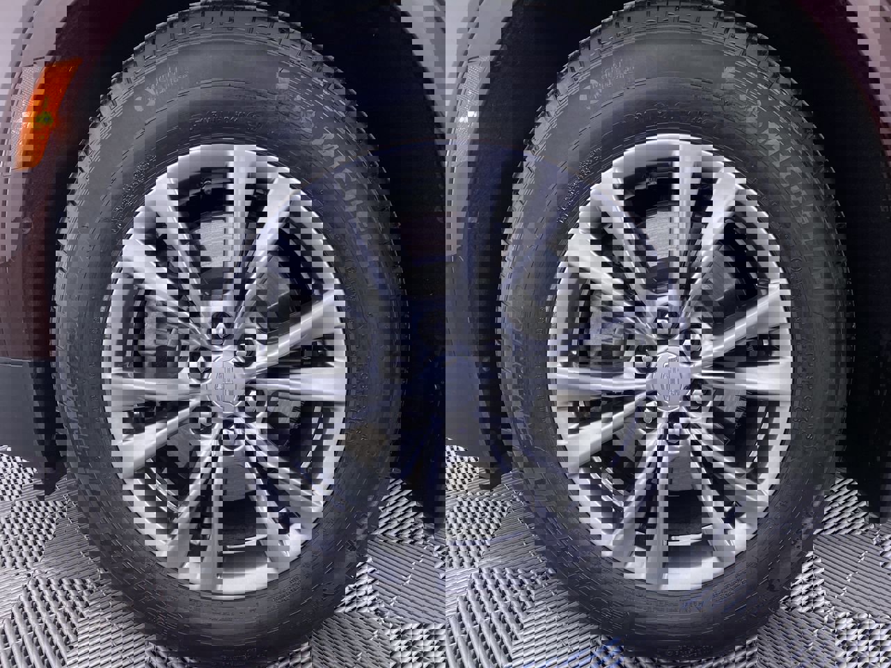 Certified 2023 Cadillac XT5 Premium Luxury image 17