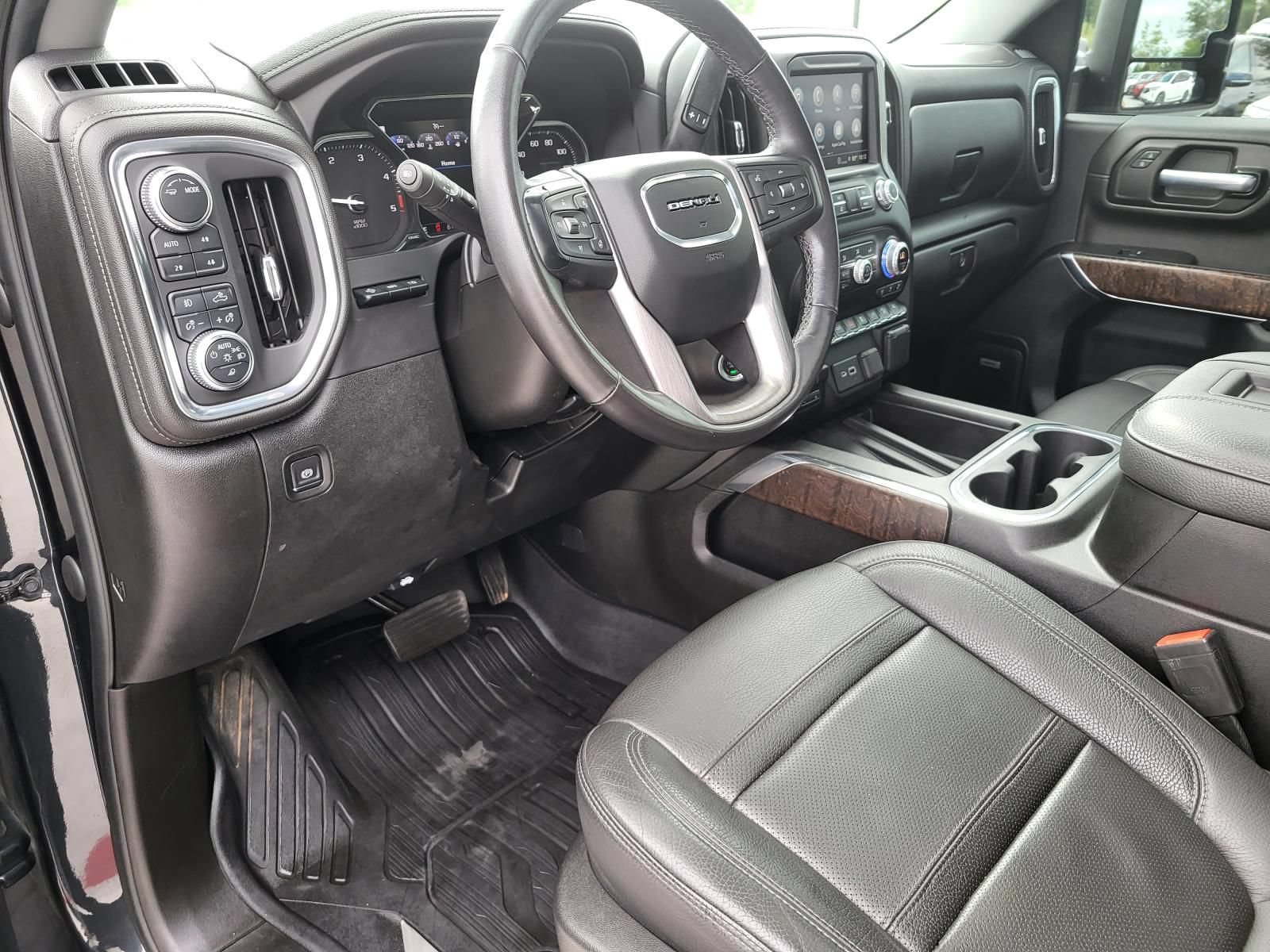 Used 2021 GMC Sierra 3500 Denali w/ Denali Ultimate Package AWD/4WD image 18
