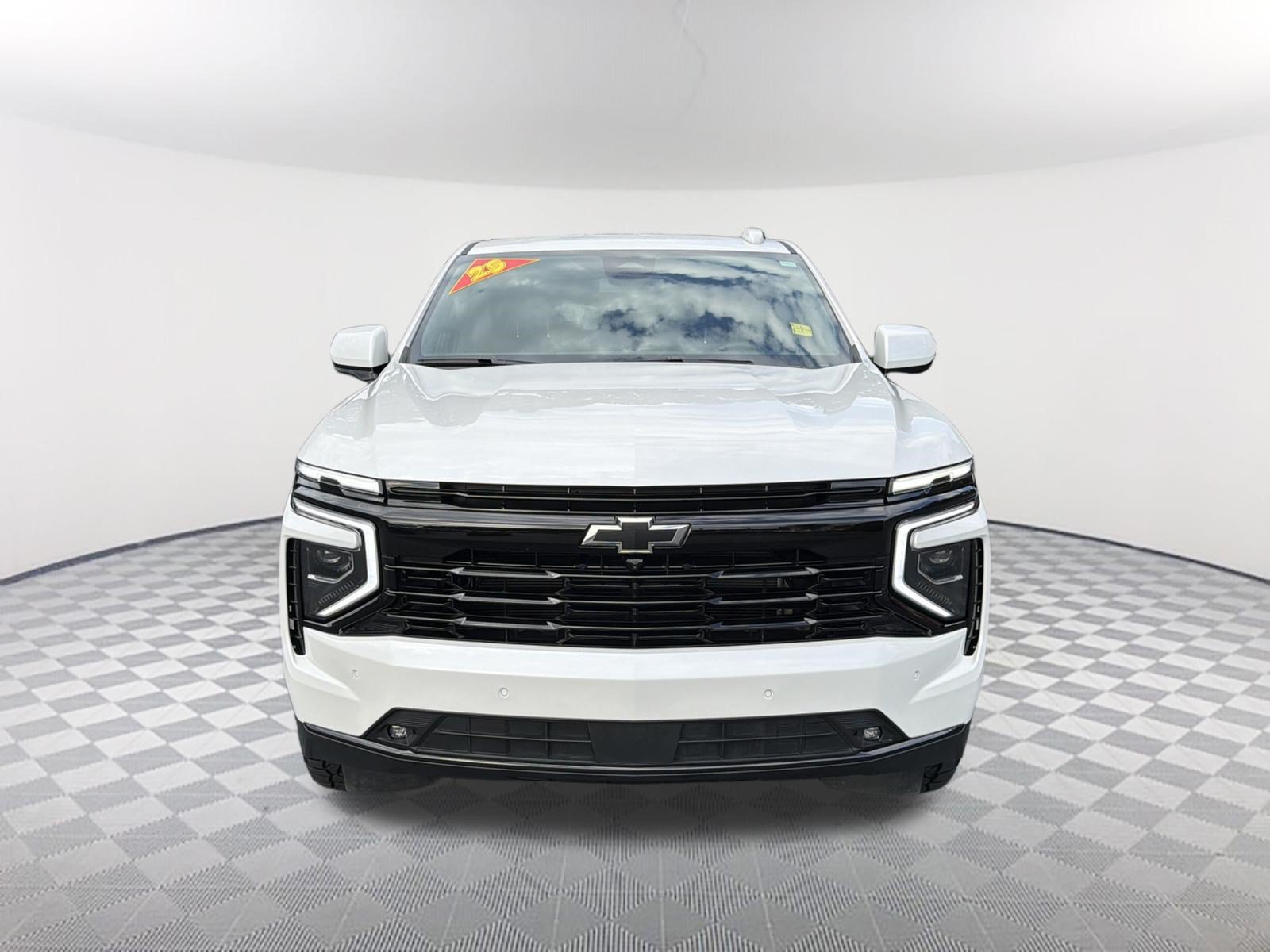 Used 2025 Chevrolet Suburban RST w/ Comfort Package AWD/4WD image 2