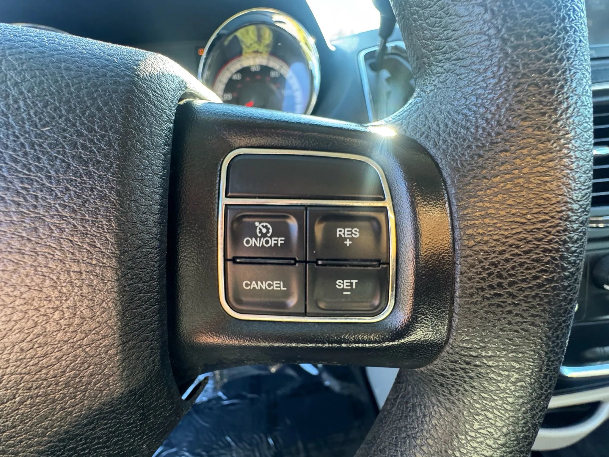 Used 2018 Dodge Grand Caravan SE w/ UConnect Hands-Free Group image 18