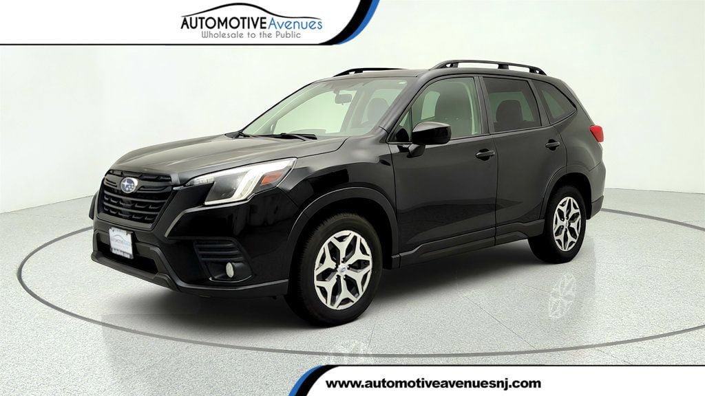 Used 2022 Subaru Forester Premium AWD/4WD image 1