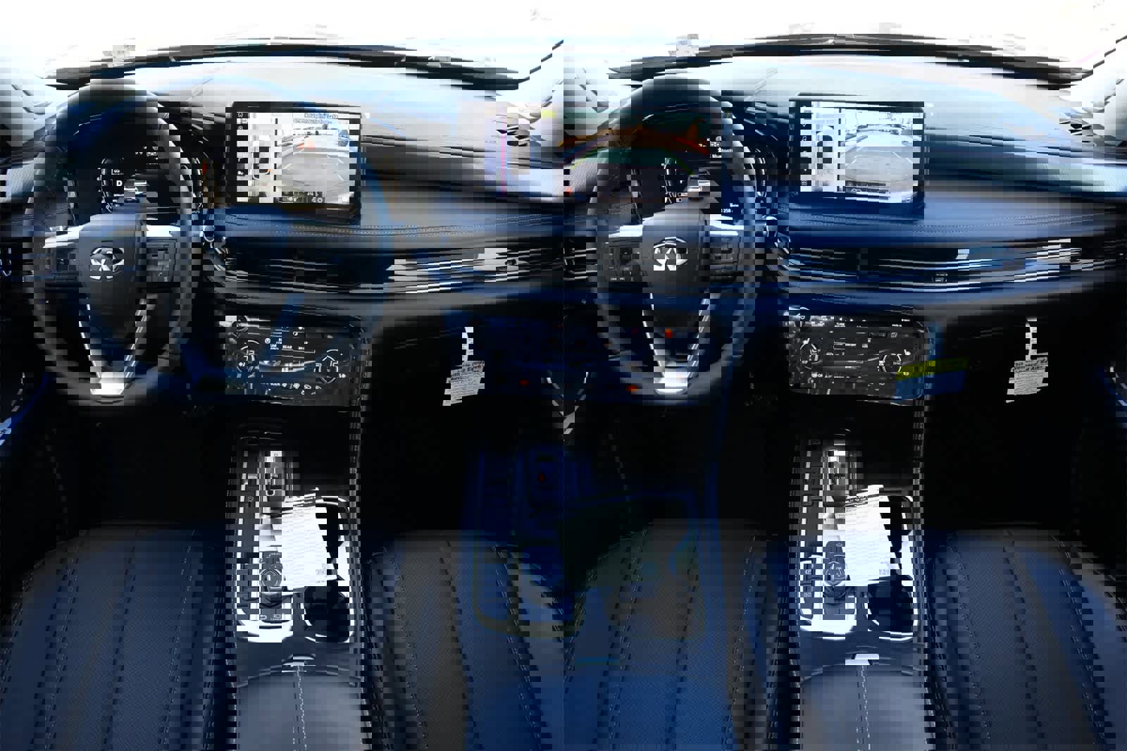 New 2026 INFINITI QX60 Luxe image 7