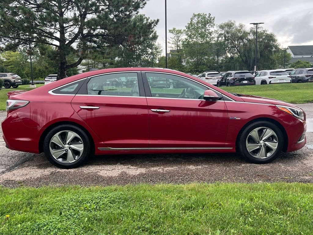 Used 2016 Hyundai Sonata Limited w/ Option Group 02 FWD image 6