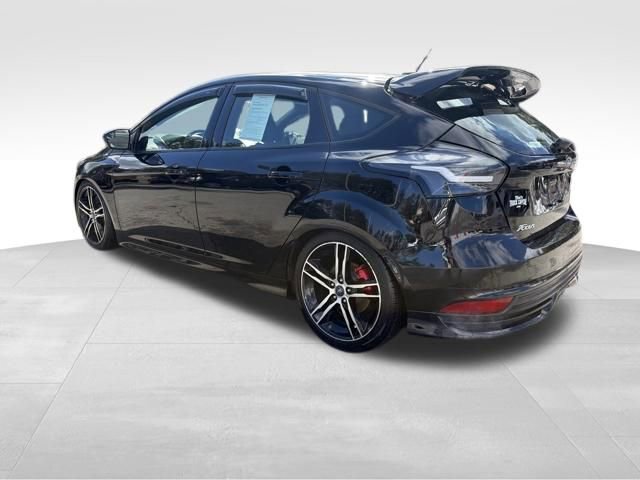 Used 2017 Ford Focus ST FWD image 5