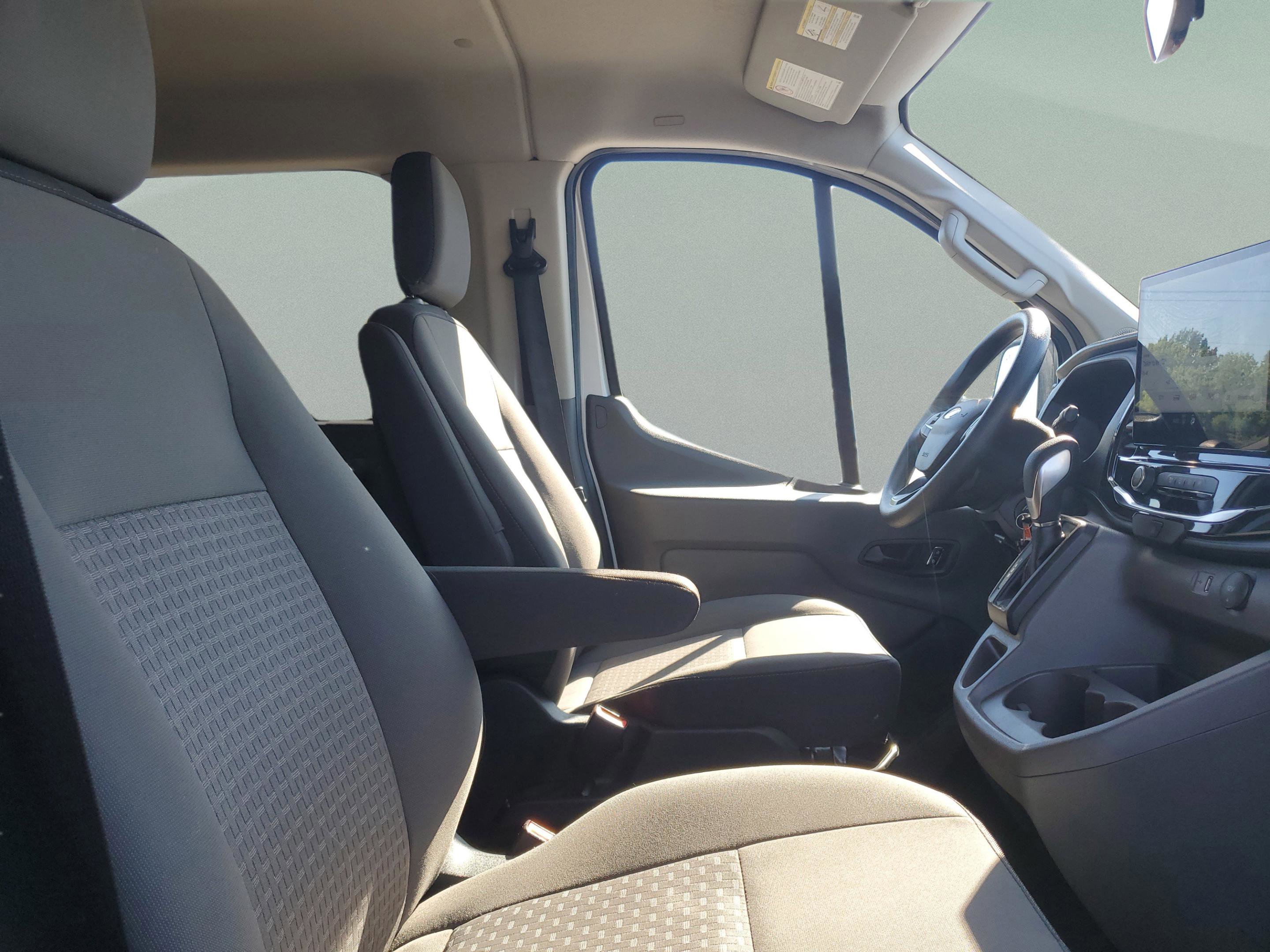 Used 2023 Ford Transit 350 XLT RWD image 7