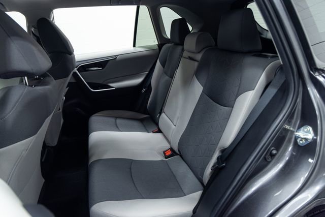 Used 2022 Toyota RAV4 XLE FWD image 23